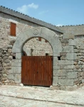 Beau portail à la Garde Guérin