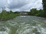 Ville de Joyeuse: vue de la beaume en crue